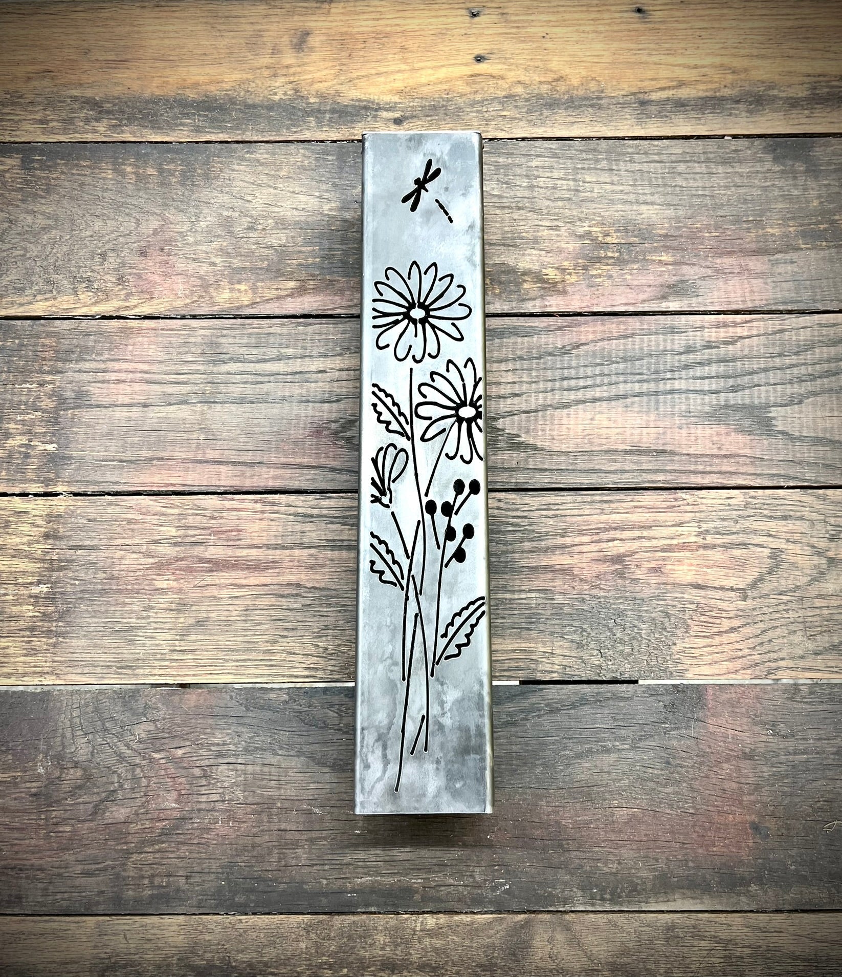 Glowing Daisies Luminary Pillar w/ Solar Cap