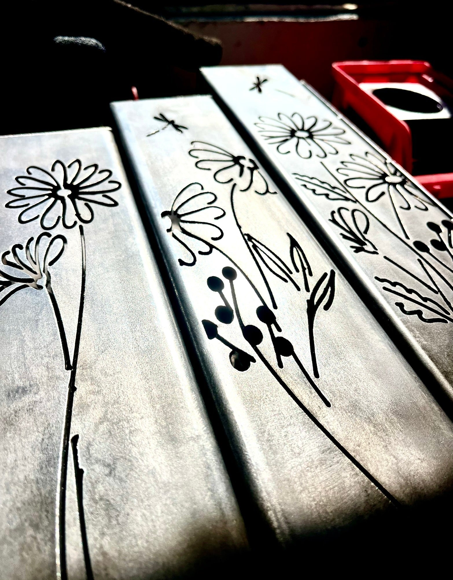 Glowing Daisies Luminary Pillar w/ Solar Cap