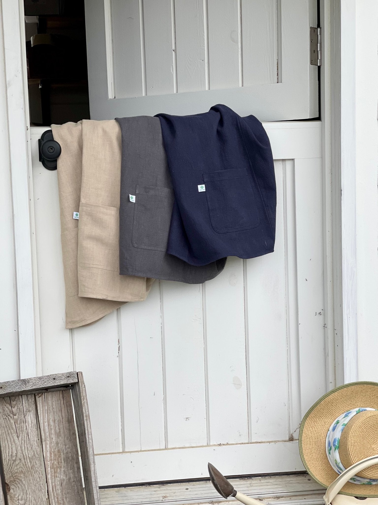 Linen Apron - French Style Crossback - Henderson Garden Supply