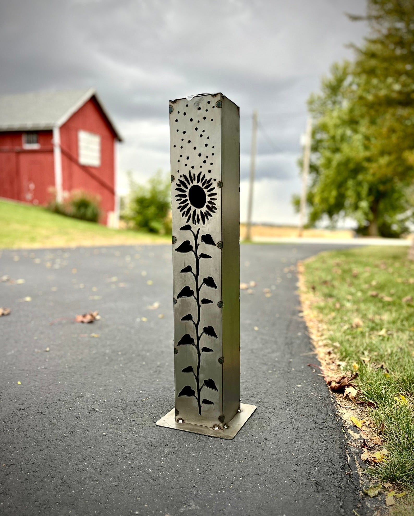 XL Square Sunflower Solar Pillar | Multiple Sizes