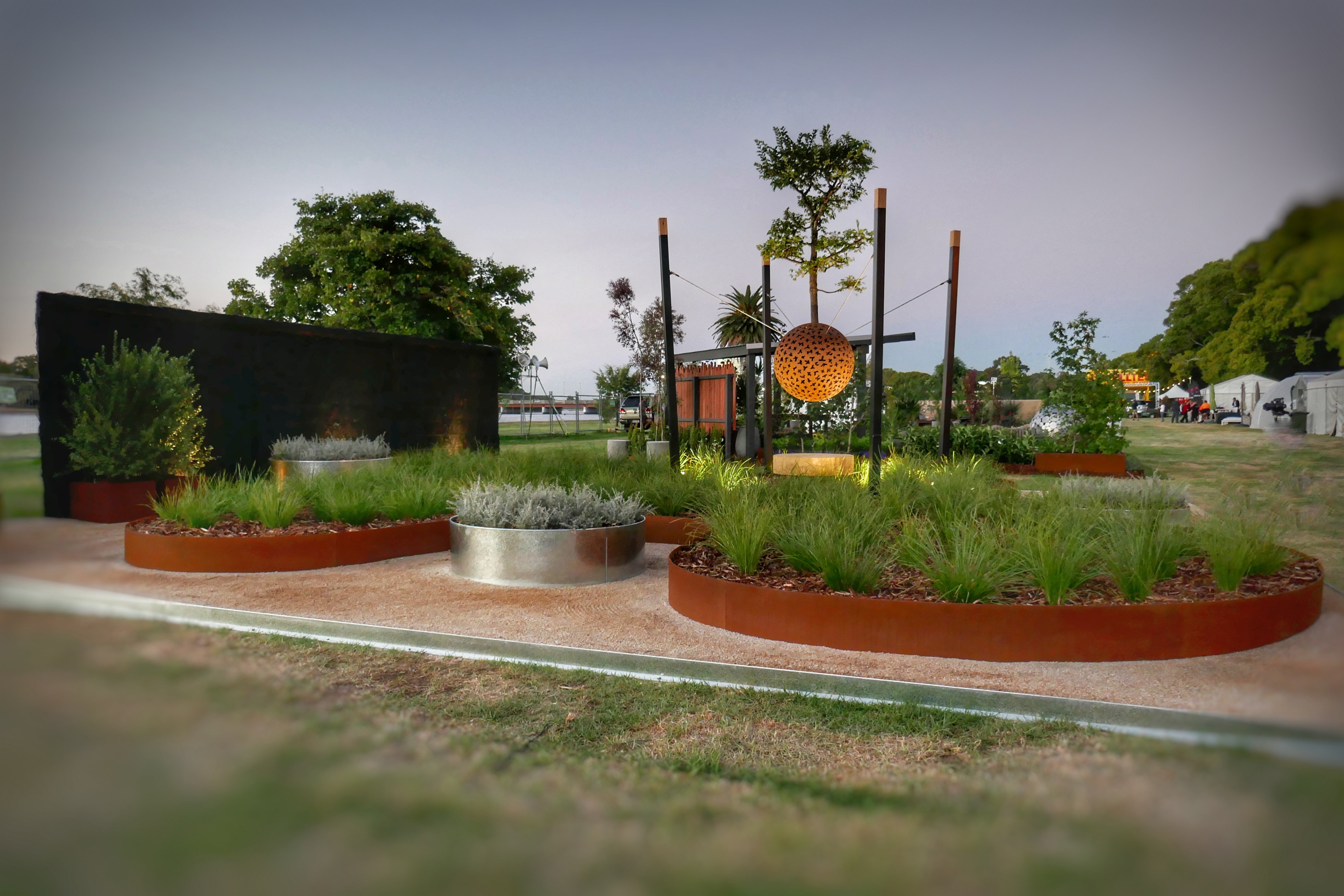 Straightcurve 9.5" Flexible CorTen Steel Edging - Henderson Garden Supply