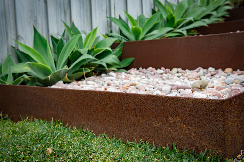 Straightcurve rigid weathering steel edging, raised garden beds and retaining solutions - Henderson Garden Supply