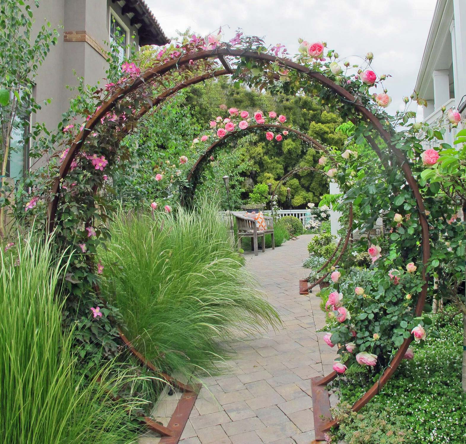 Modern Circle Arbor