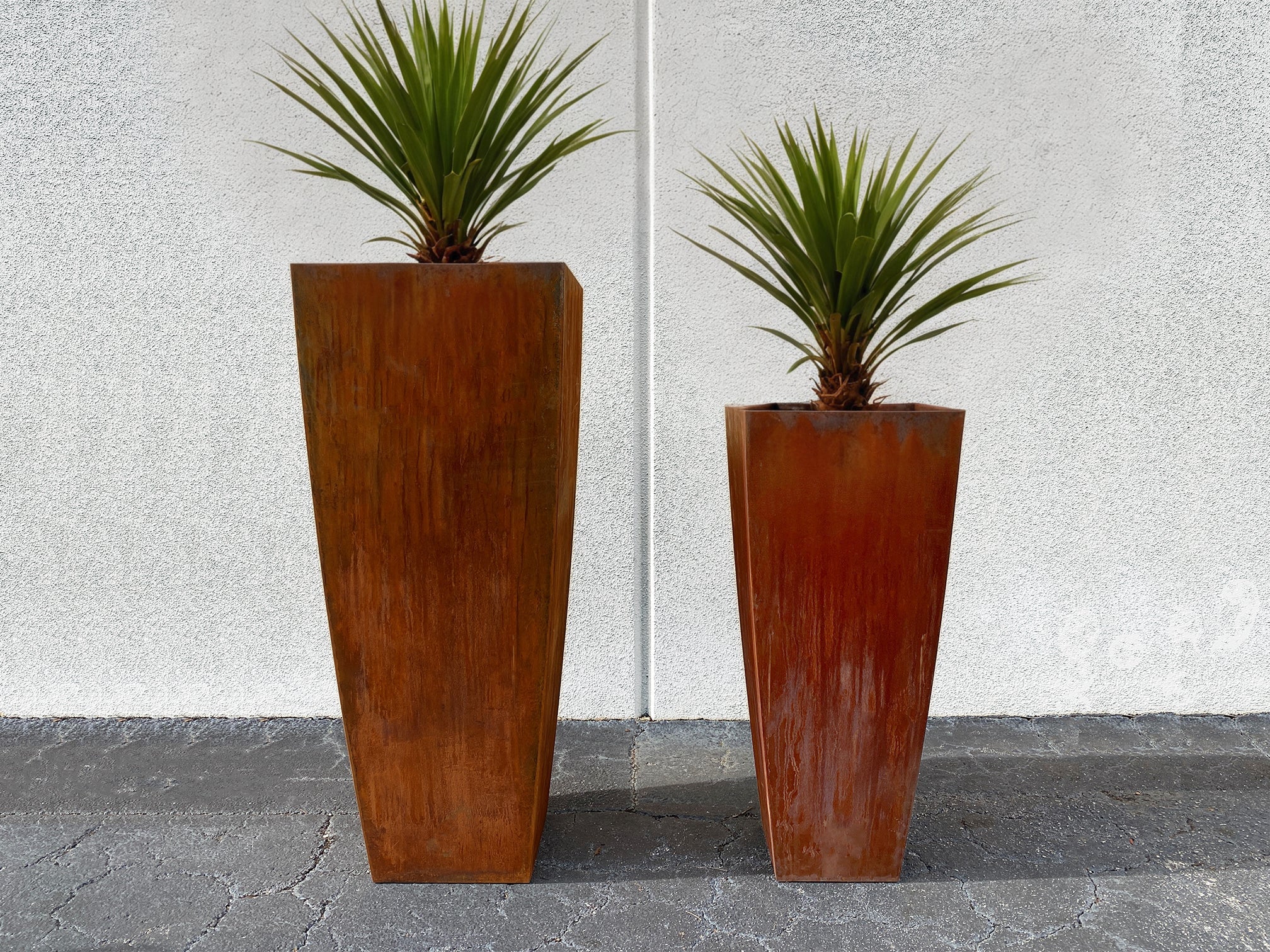 Steel Radius Tapered Planters