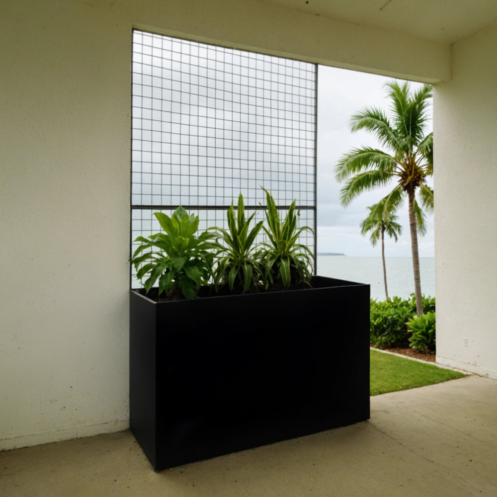 Steel Edge Planter with Trellis