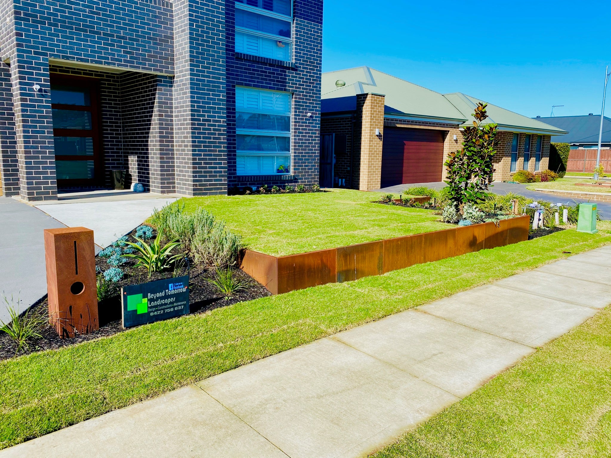 Staightcurve 15.75" Rigidline CorTen Steel Edging - Henderson Garden Supply