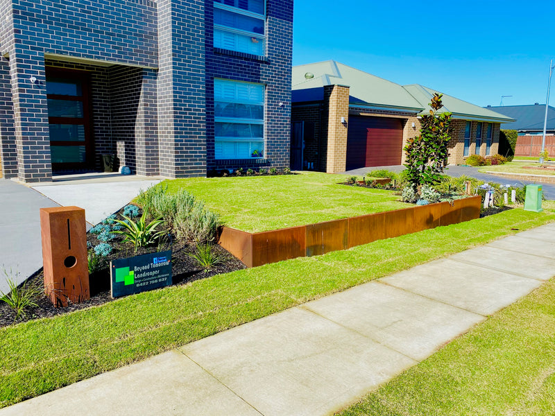 Staightcurve 15.75" Rigidline CorTen Steel Edging - Henderson Garden Supply